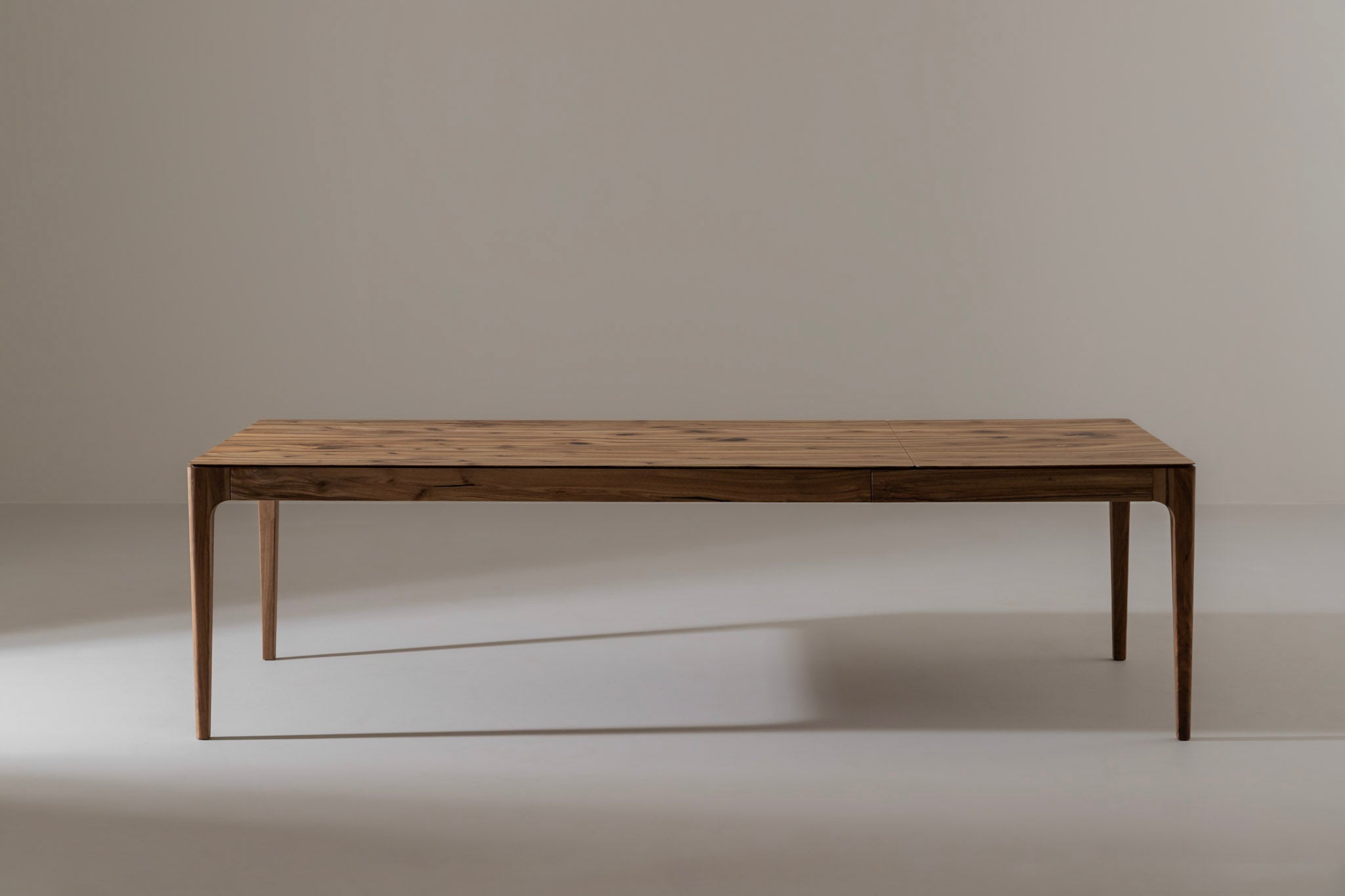 CAROLINA Uitschuifbare eettafel van walnoothout