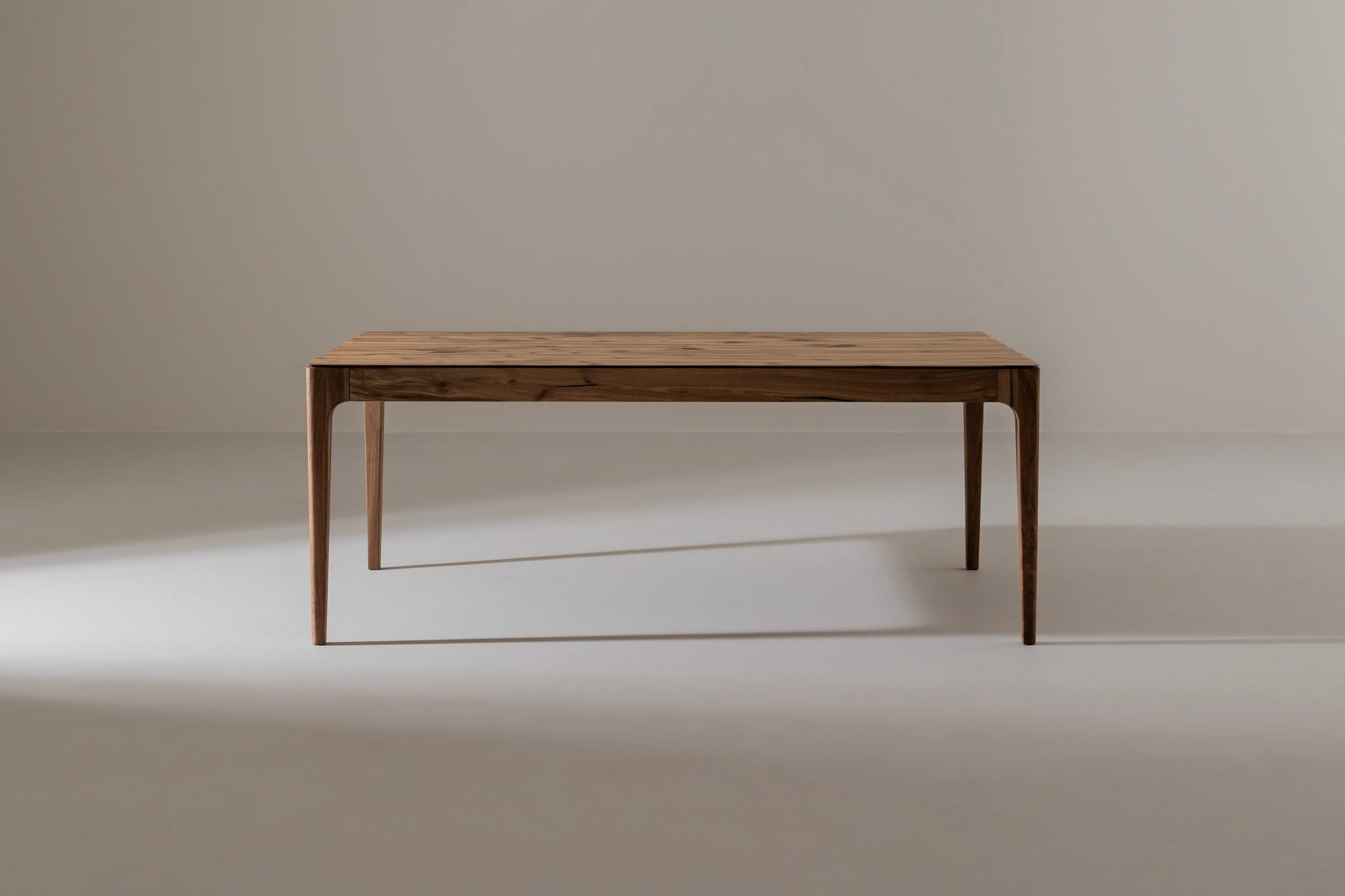 CAROLINA Eettafel van Walnoothout