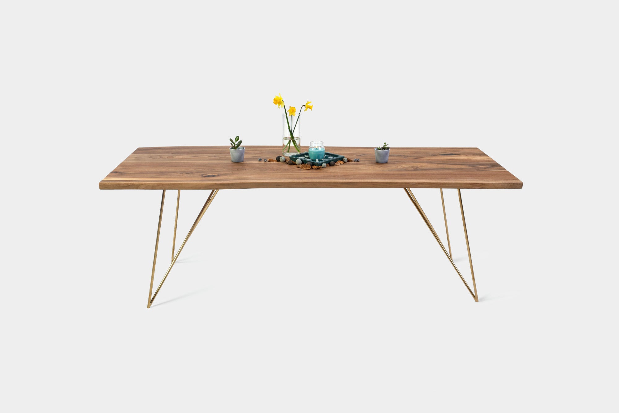 AEMILIA Dining Table