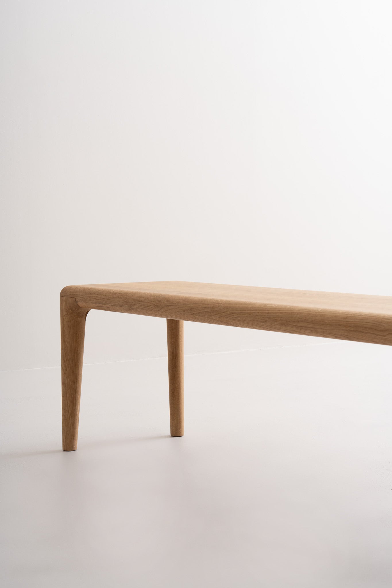 LÜNA S | Dining Table image 9