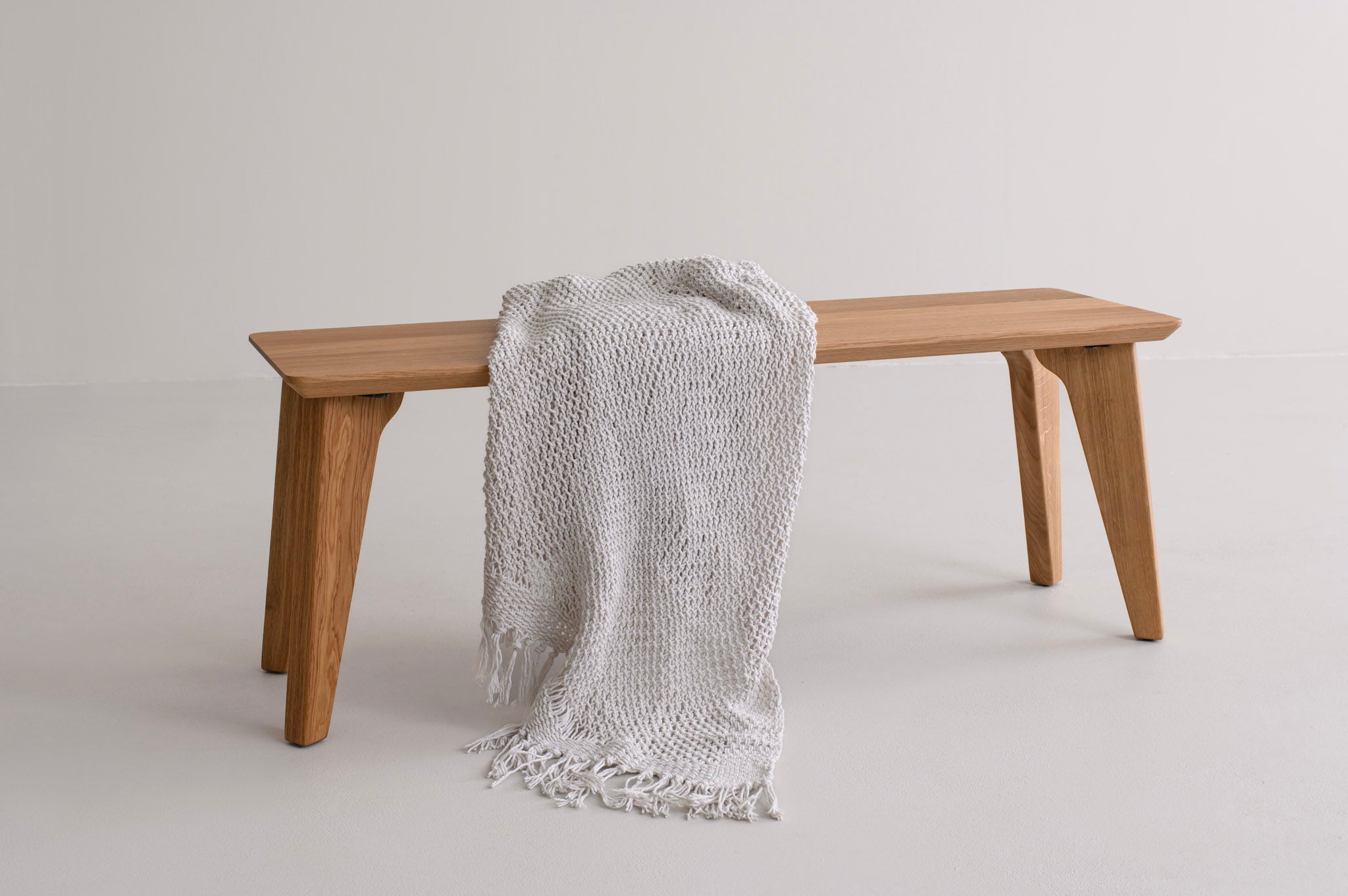 AMBER | Bank aus Nussbaum