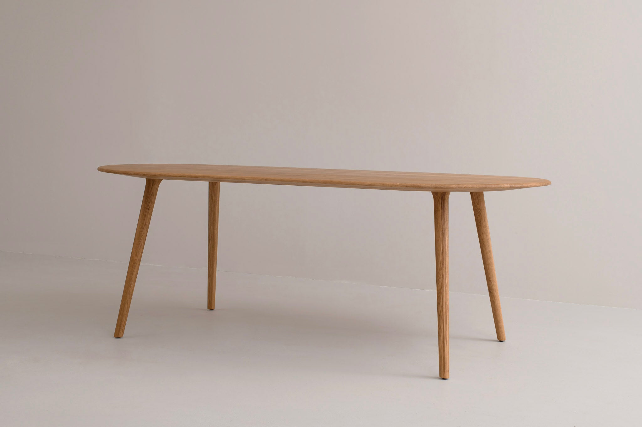 LUCIA Oval Dining Table