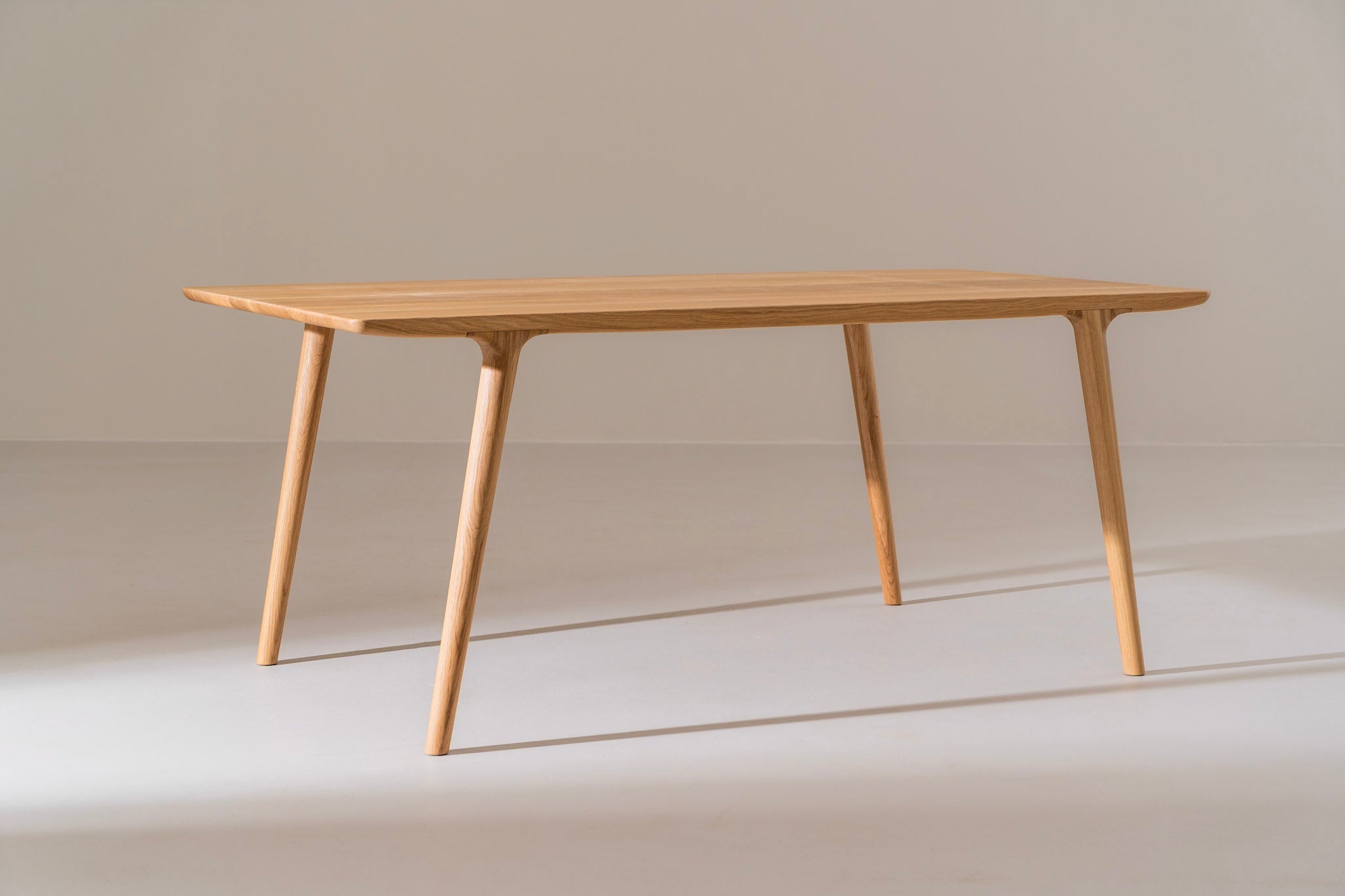 BRUNO Eettafel van eikenhout