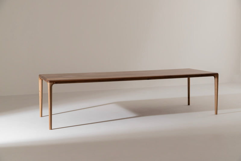 LÜNA S Eettafel