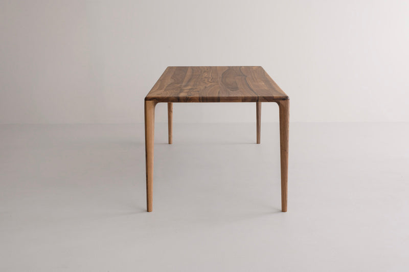 LÜNA | Dining Table