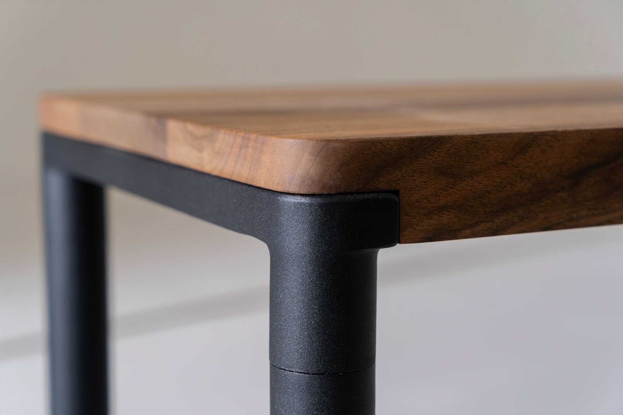 FRANKIE Walnoothouten eettafel