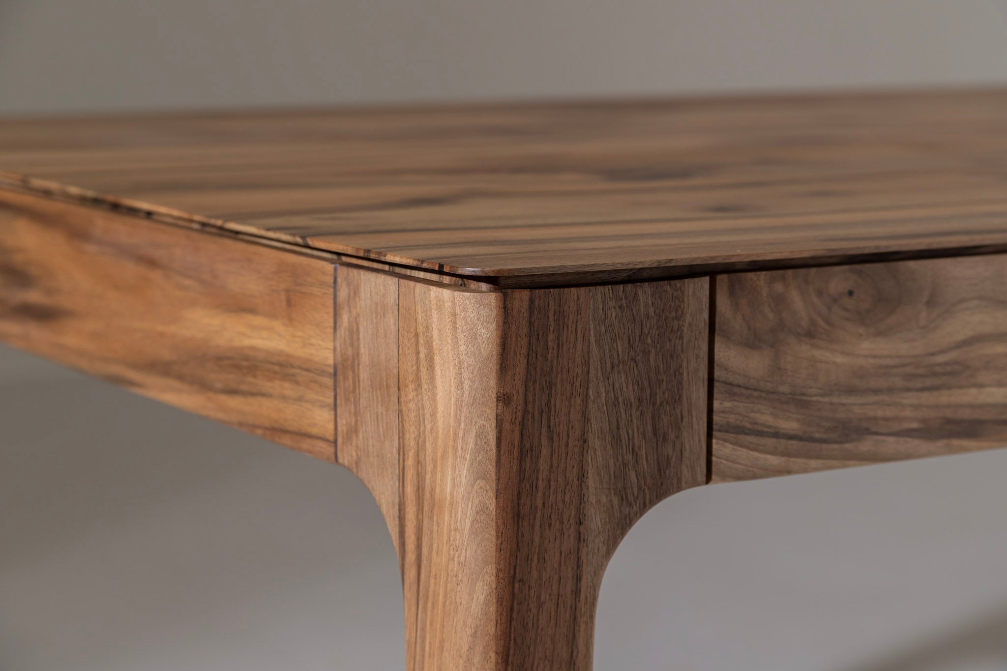 CAROLINA Eettafel van Walnoothout