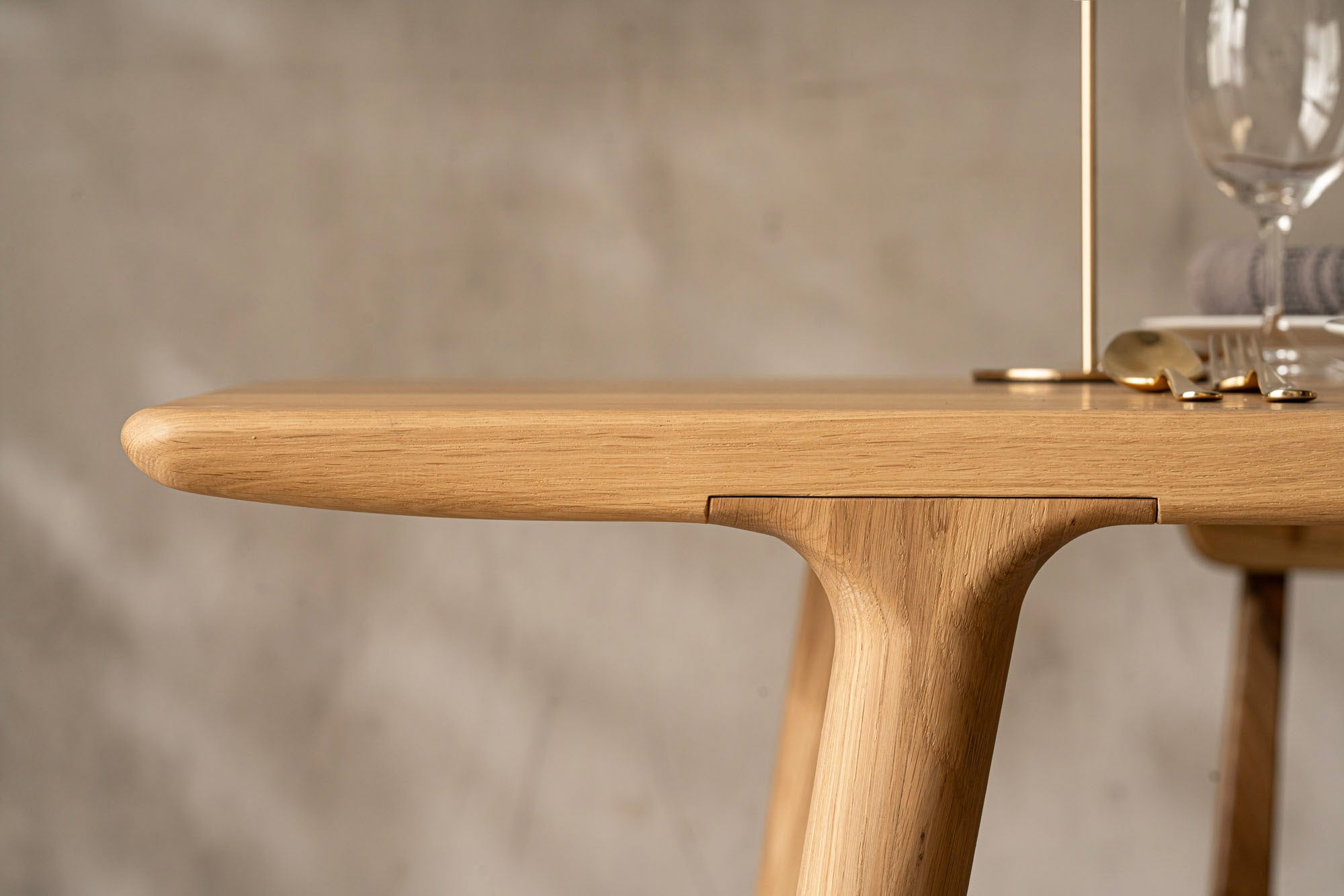 BRUNO | Nussbaum Esstisch