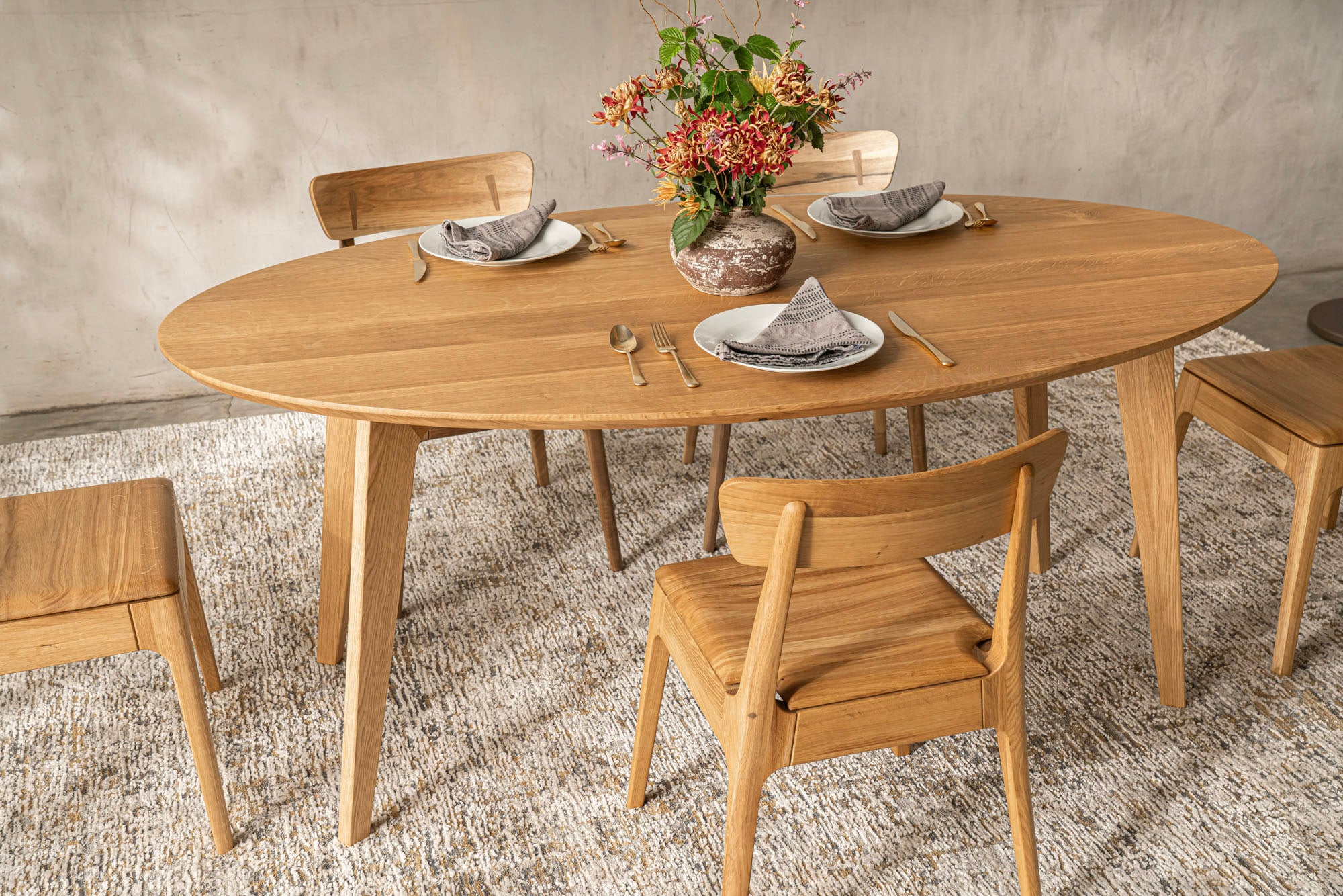 AMBER S Oval | Dining Table image 5