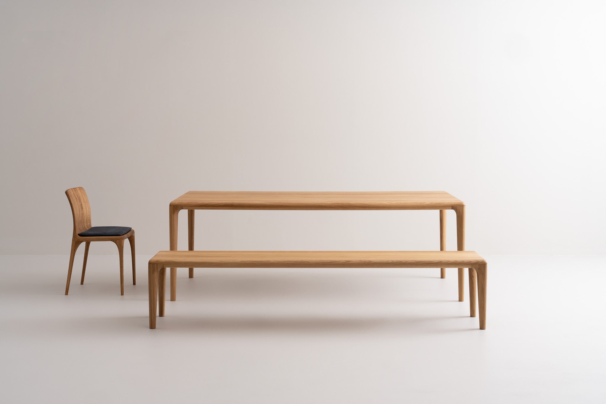 LÜNA S | Dining Table image 12