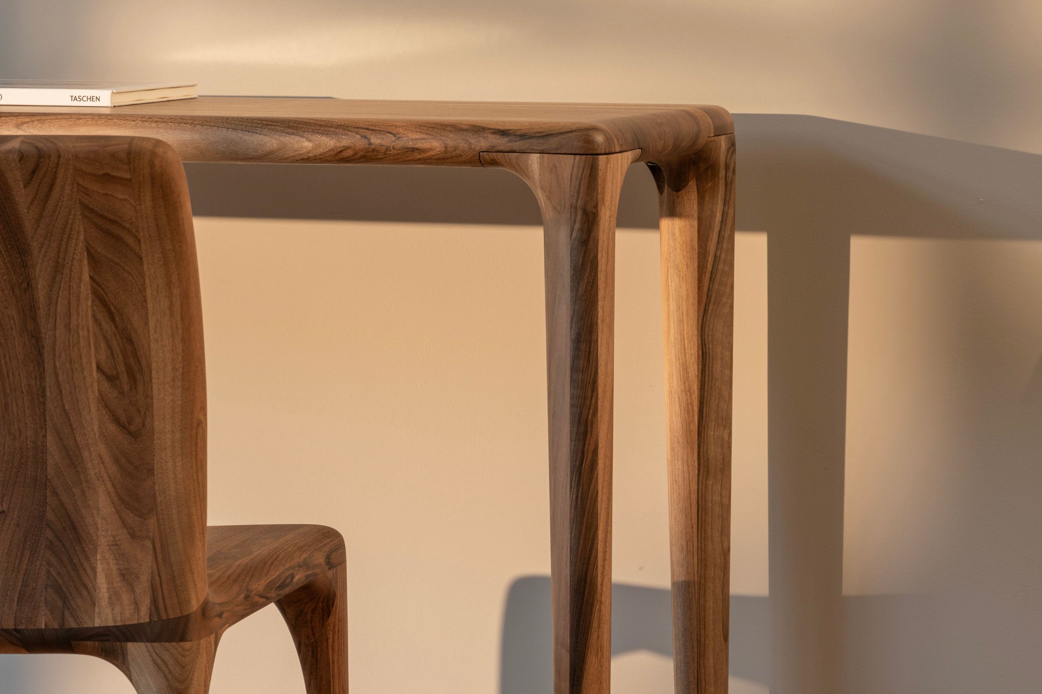 LÜNA | Table Console en Noyer