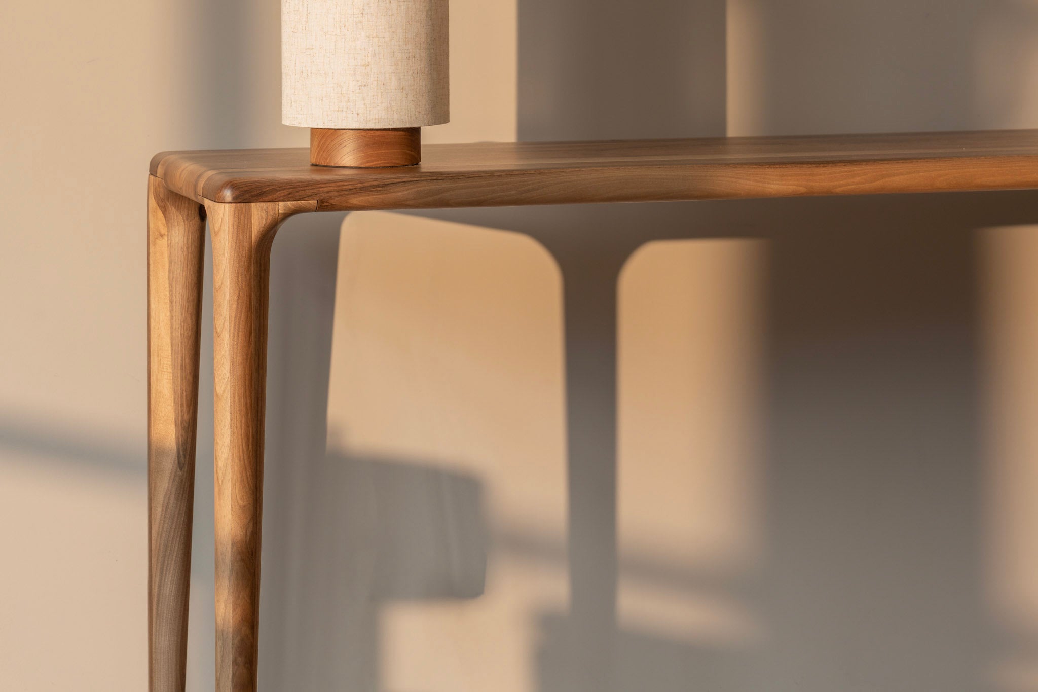 LÜNA | Table Console en Noyer