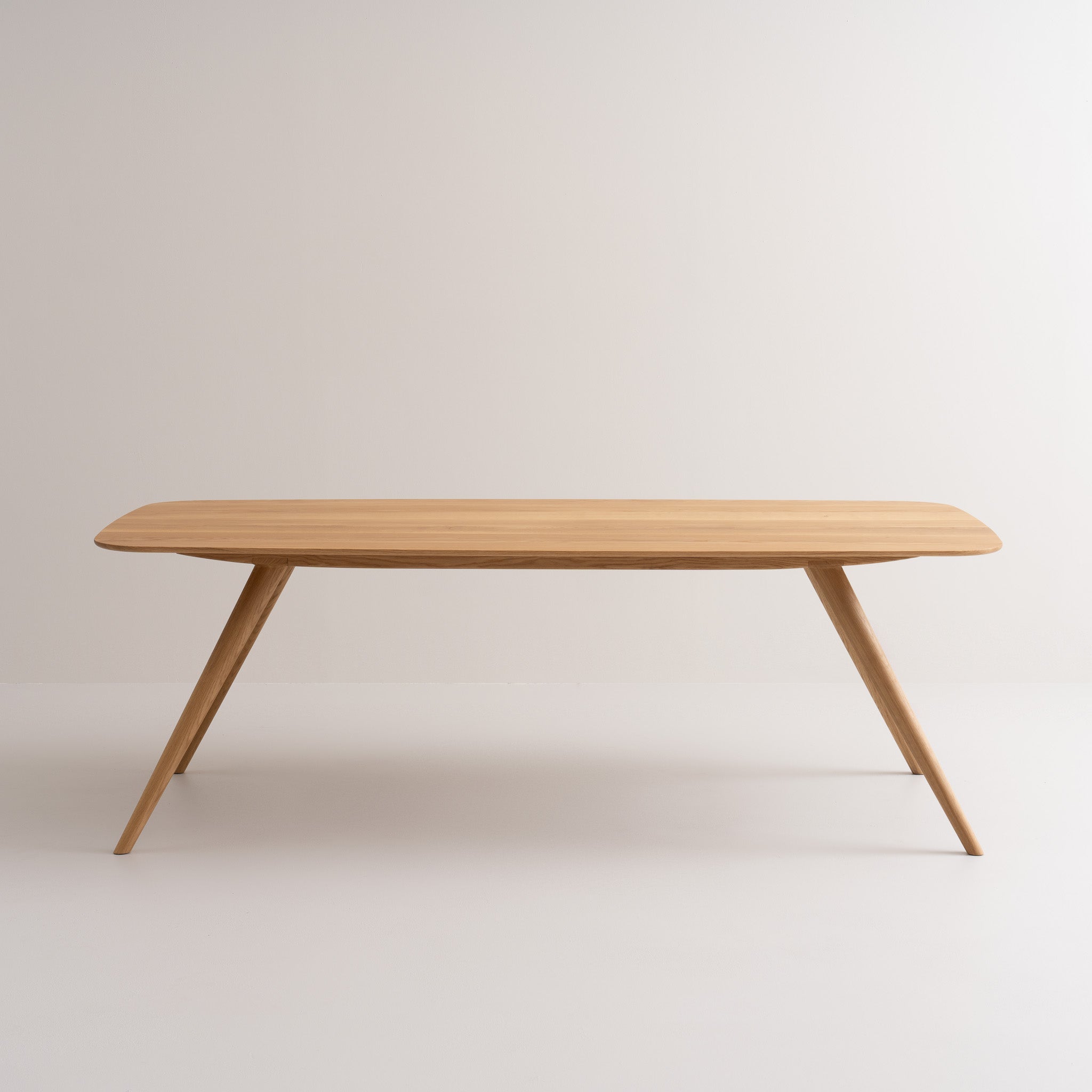 TAVI | Dining Table image 1