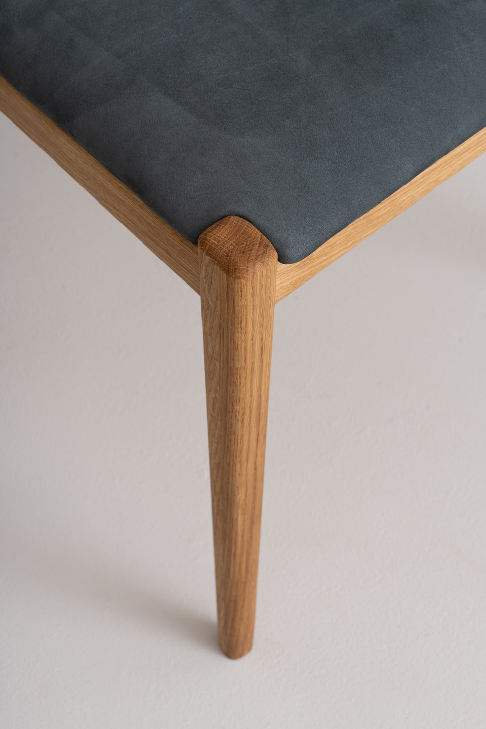 Disponible sur demande dans un large choix de matériaux et de revêtements.