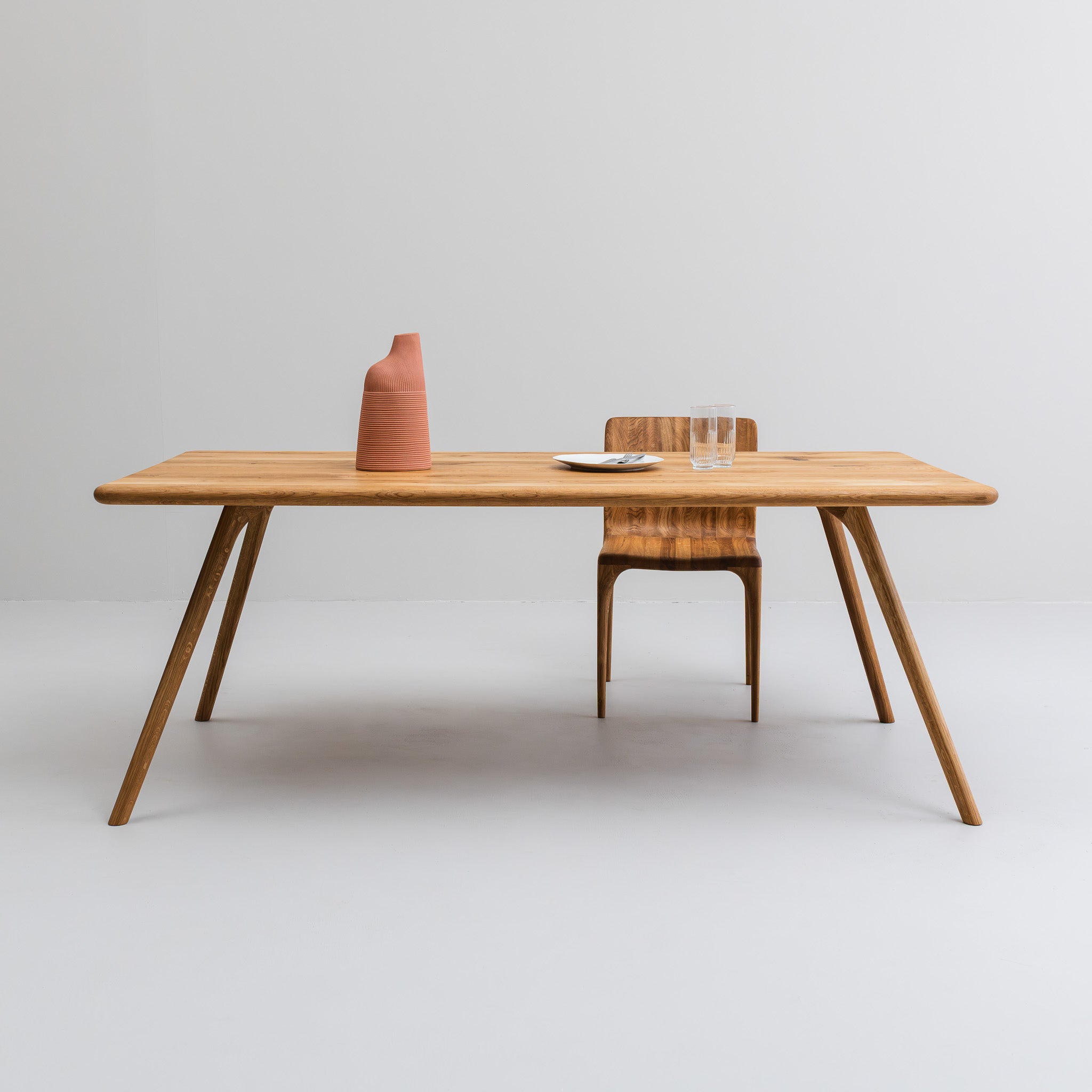 ARLEN | Dining Table image 12