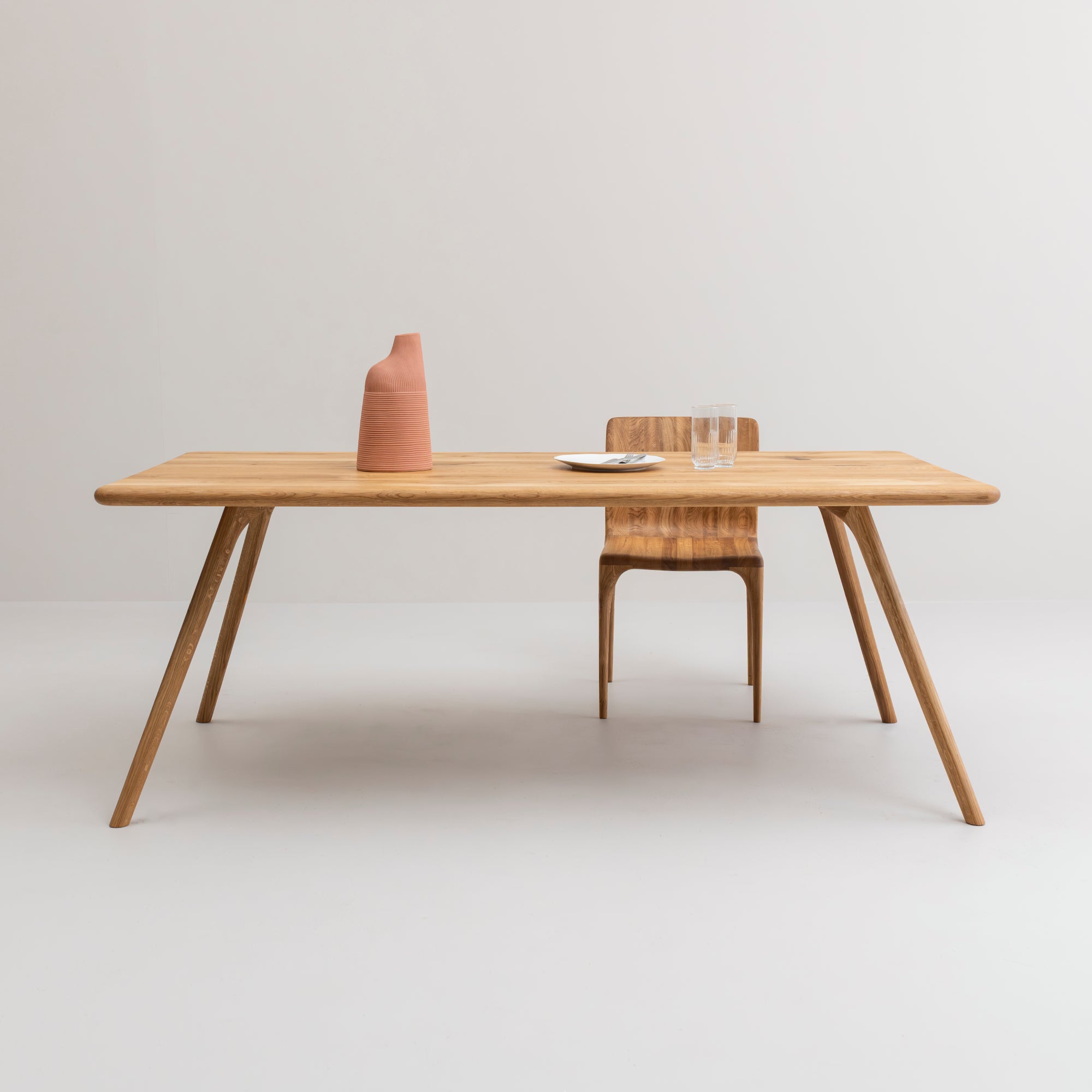 ARLEN | Dining Table image 13