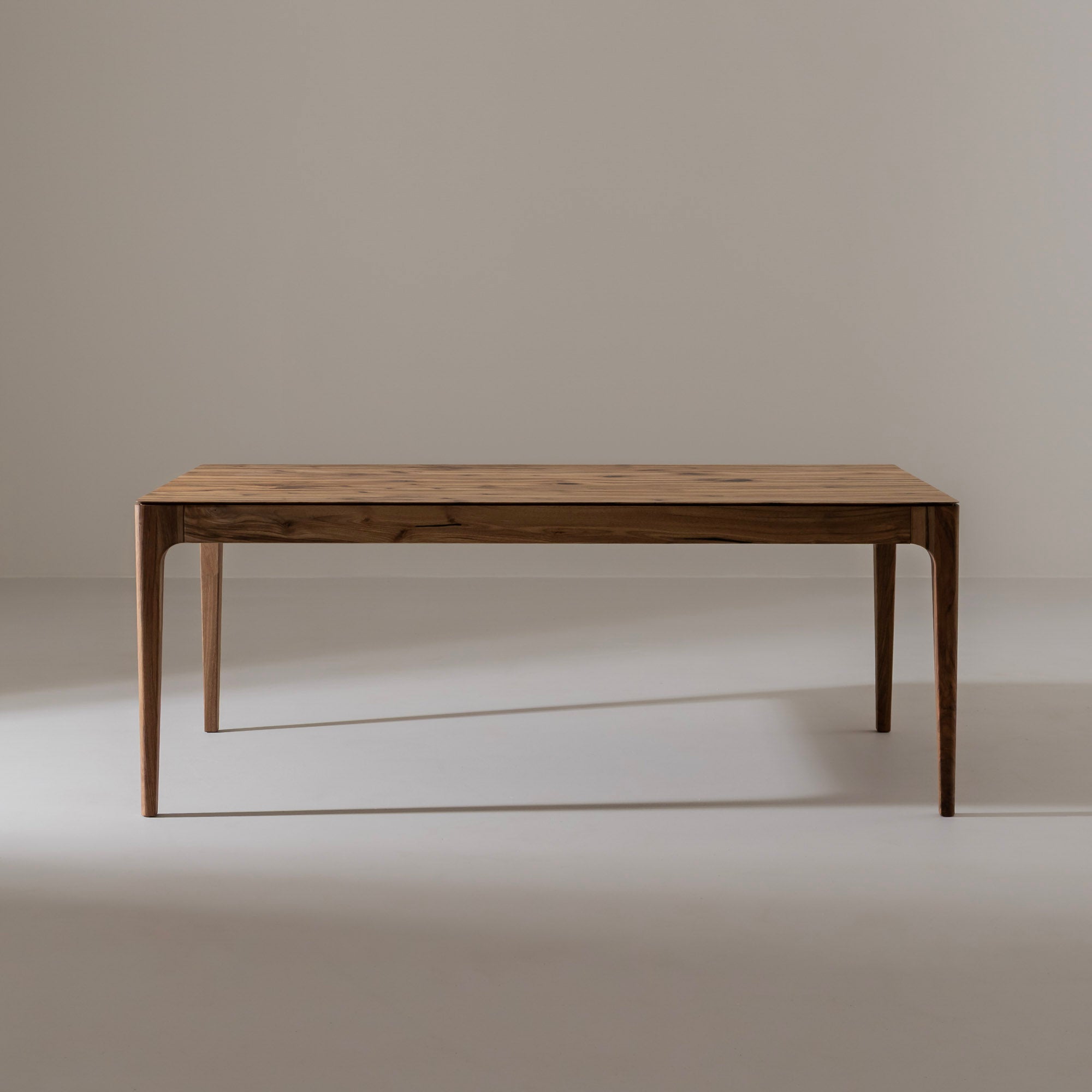 CAROLINA Eettafel van Walnoothout