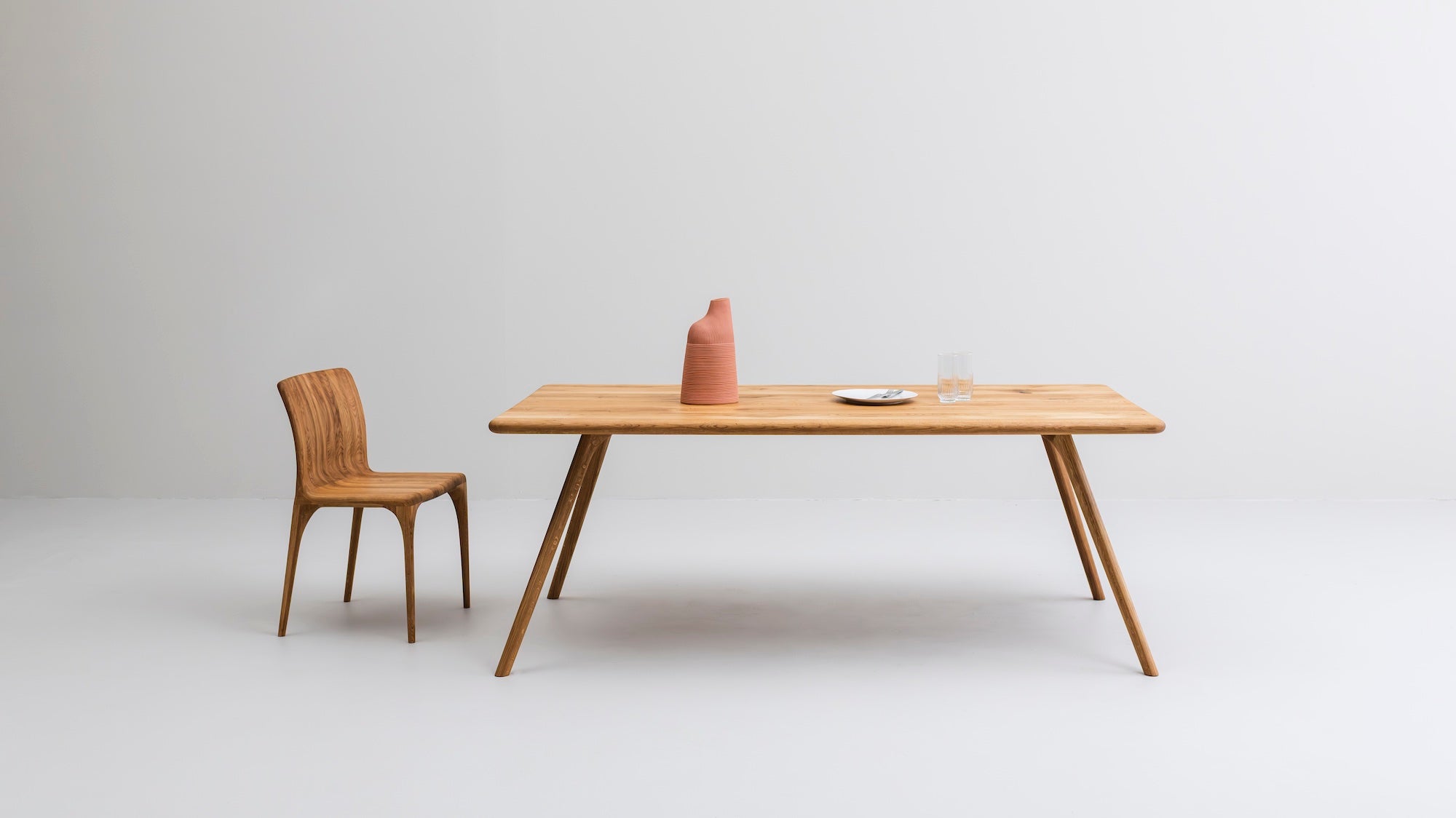 ARLEN | Dining Table image 3