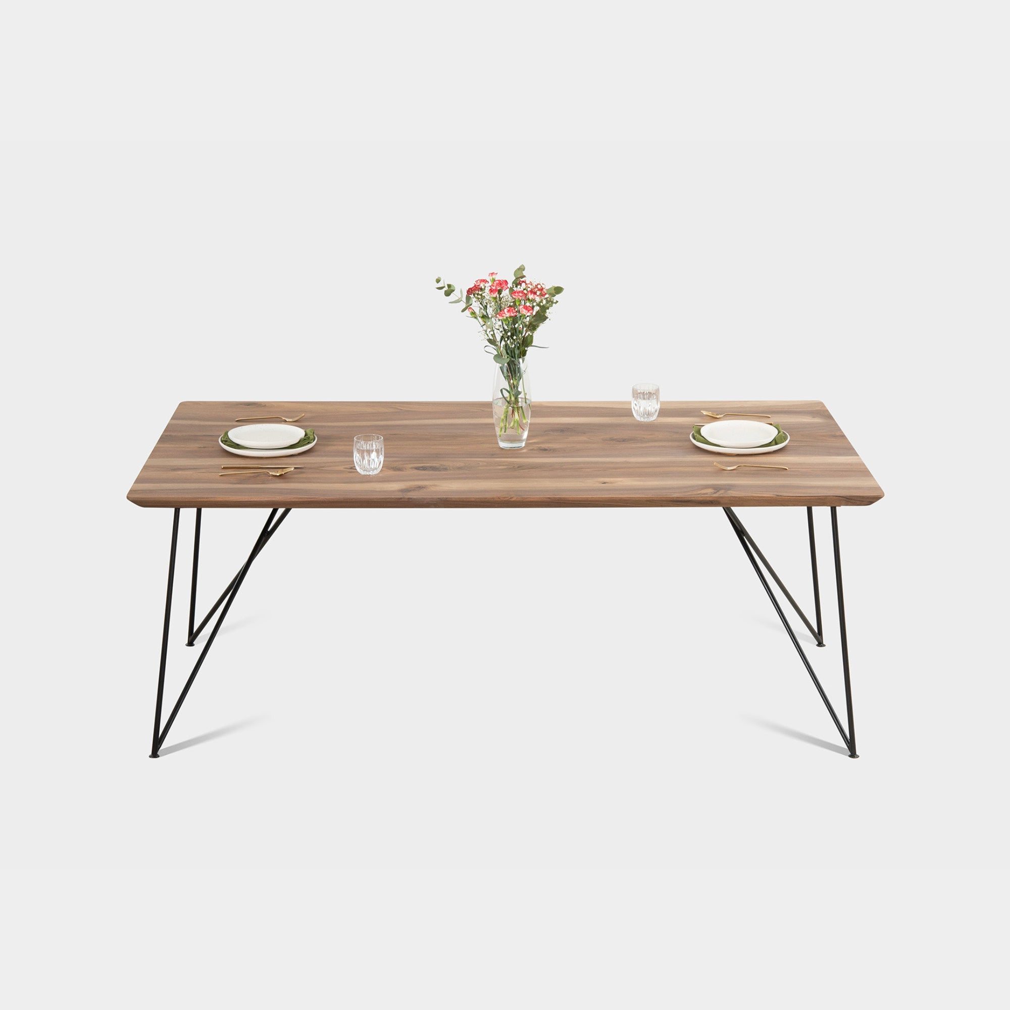 AEMILIA Dining Table
